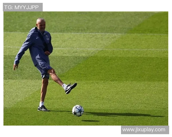 恩里克:舍瓦利耶已归队合练;我信任没人会质疑咱们的竞争力 恩里克:舍瓦利耶已归队合练;我信任没人会质疑咱们的竞争力